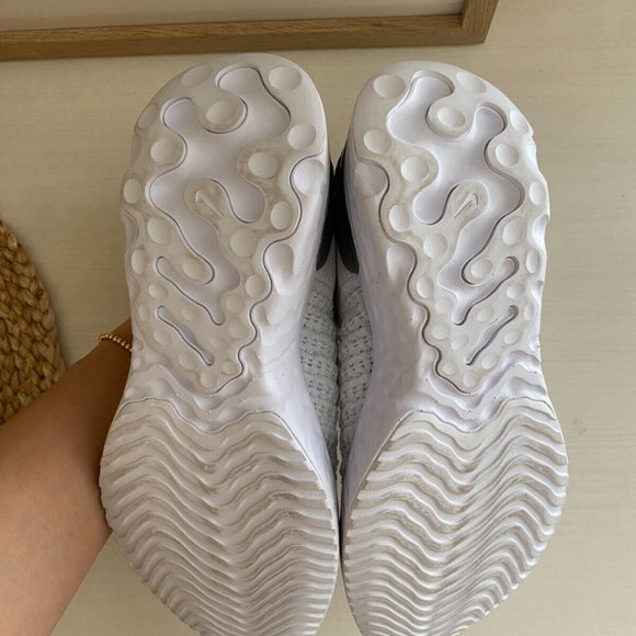 Brand New Women's 5.5 White Silver Nike Phantom Flyknit Slip On Sneakers - Picture 3 of 7